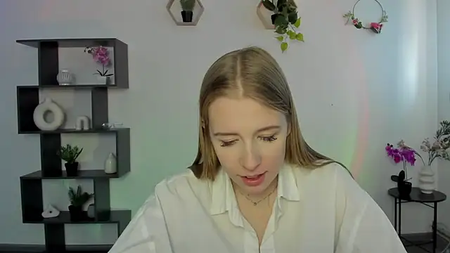 Snapshot of AnnNorriss chatting on March 9, 9:35 am AnnNorriss online show from March 9, 9:35 am