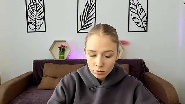 Snapshot of AnnNorriss chatting on March 13, 12:35 pm AnnNorriss online show from March 13, 12:35 pm