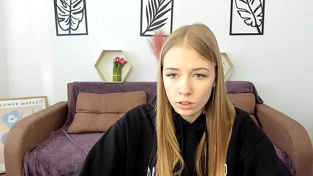 Snapshot of AnnNorriss chatting on March 19, 10:44 am AnnNorriss online show from March 19, 10:44 am