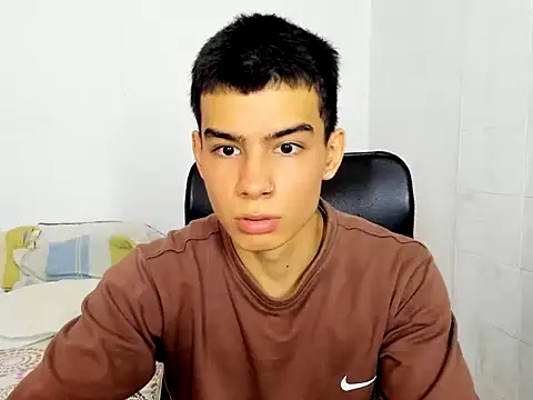 seigfried0 online show from February 19, 7:05 pm