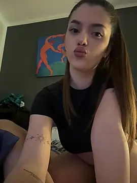 Snapshot of NaomiMulan chatting on March 3, 3:31 pm NaomiMulan online show from March 3, 3:31 pm