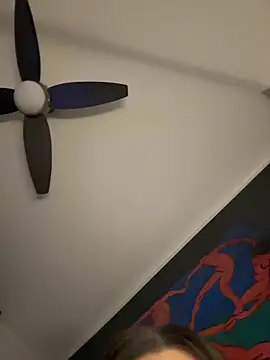 Snapshot of NaomiMulan chatting on March 8, 2:04 am NaomiMulan online show from March 8, 2:04 am