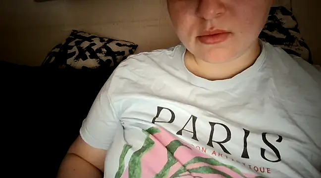 Snapshot of KamillaLaLove chatting on February 25, 9:09 am KamillaLaLove online show from February 25, 9:09 am