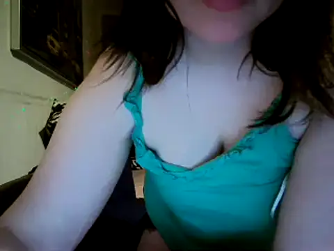 Snapshot of KamillaLaLove chatting on March 1, 12:50 am KamillaLaLove online show from March 1, 12:50 am