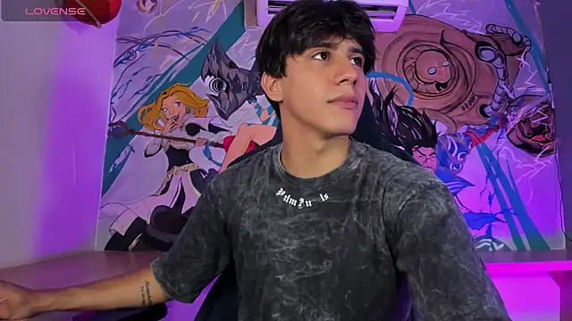 Snapshot of Allex_Cano chatting on February 17, 8:26 pm Allex Cano online show from February 17, 8:26 pm