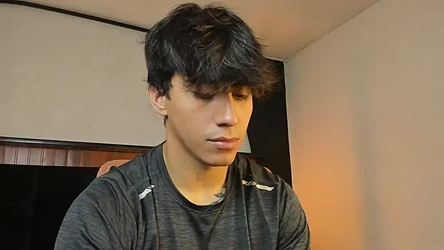 Snapshot of Allex_Cano chatting on February 19, 8:38 pm Allex Cano online show from February 19, 8:38 pm