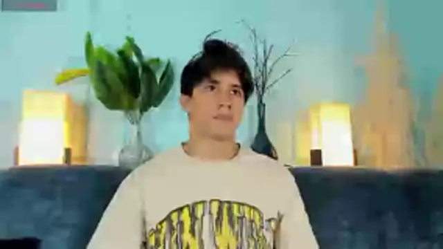 Snapshot of Allex_Cano chatting on February 24, 8:40 pm Allex Cano online show from February 24, 8:40 pm