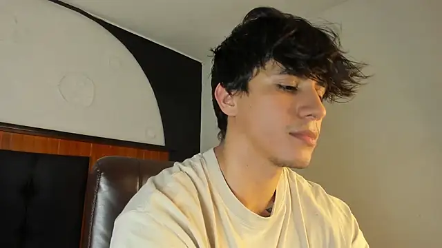 Snapshot of Allex_Cano chatting on March 2, 5:19 am Allex Cano online show from March 2, 5:19 am