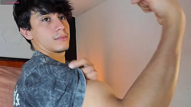 Snapshot of Allex_Cano chatting on March 4, 8:48 pm Allex Cano online show from March 4, 8:48 pm