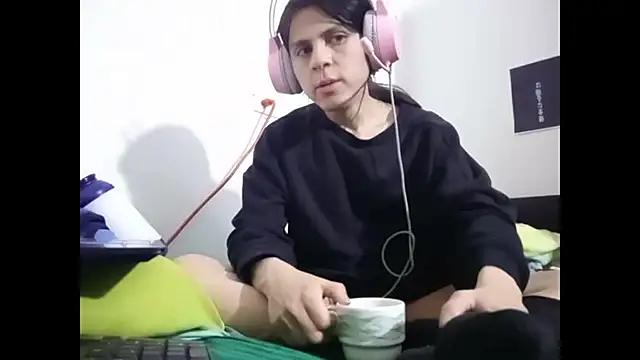 Baby VI fem online show from March 2, 6:27 am