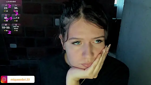 Snapshot of brii69 chatting on February 28, 11:01 pm brii69 online show from February 28, 11:01 pm