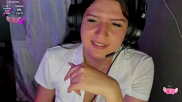 Snapshot of brii69 chatting on March 3, 1:31 am brii69 online show from March 3, 1:31 am