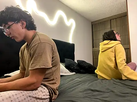 DesireLuxe online show from October 8, 7:50 am