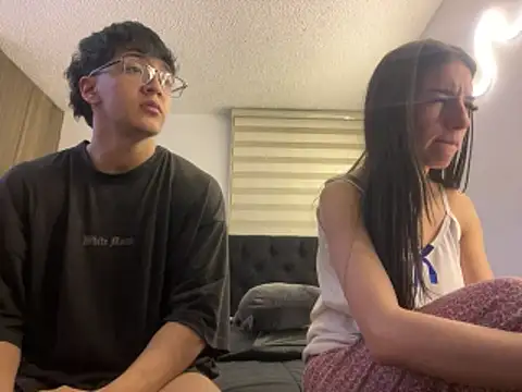 Snapshot of DesireLuxe chatting on March 30, 9:21 am DesireLuxe online show from March 30, 9:21 am