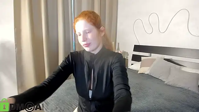 Sandra Wi1son online show from October 6, 1:36 am