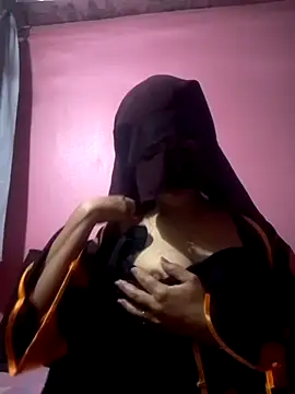 Snapshot of -Zomord chatting on February 18, 8:47 pm -Zomord online show from February 18, 8:47 pm