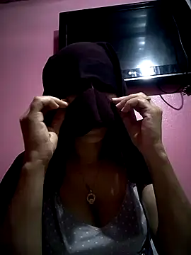 Snapshot of -Zomord chatting on March 15, 8:21 pm -Zomord online show from March 15, 8:21 pm