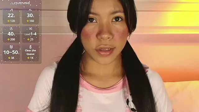 Snapshot of emily_sweett24 chatting on October 14, 12:50 pm emily sweett24 online show from October 14, 12:50 pm