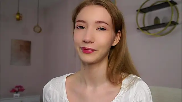 Snapshot of SunnivaCovil chatting on September 19, 2:40 pm SunnivaCovil online show from September 19, 2:40 pm