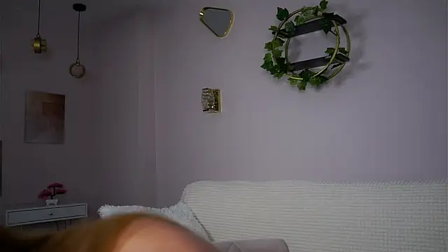 Snapshot of SunnivaCovil chatting on October 15, 2:28 pm SunnivaCovil online show from October 15, 2:28 pm