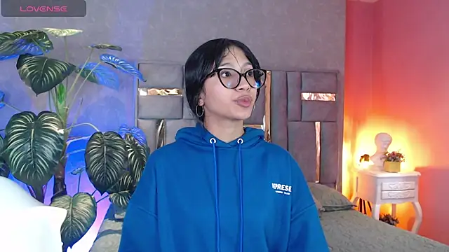 Tyla Ks online show from September 27, 8:14 pm