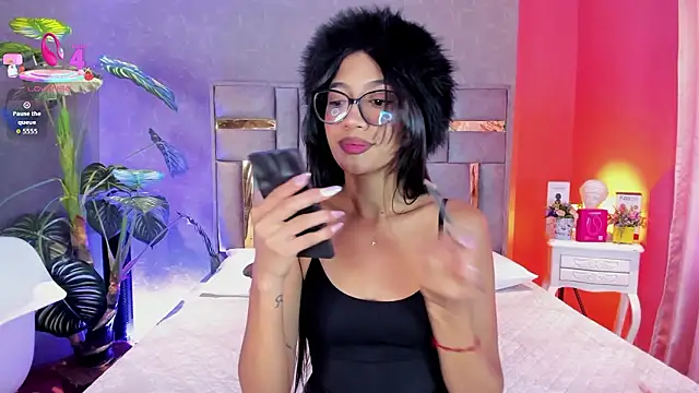 Snapshot of Tyla_Ks chatting on March 19, 7:40 pm Tyla Ks online show from March 19, 7:40 pm