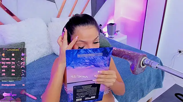 Snapshot of cutie_sarax1 chatting on September 19, 12:17 pm cutie sarax1 online show from September 19, 12:17 pm