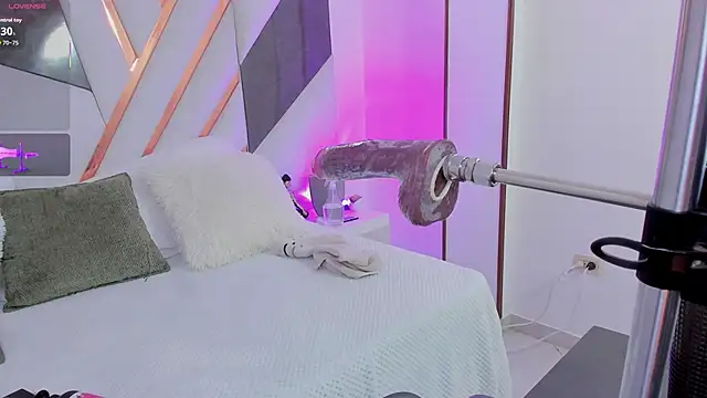 Snapshot of cutie_sarax1 chatting on September 25, 12:31 pm cutie sarax1 online show from September 25, 12:31 pm