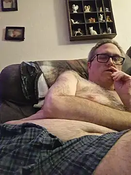 Snapshot of Smallone327 chatting on November 22, 6:12 am Smallone327 online show from November 22, 6:12 am