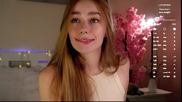 Snapshot of EmilaMills chatting on April 11, 7:45 am EmilaMills online show from April 11, 7:45 am
