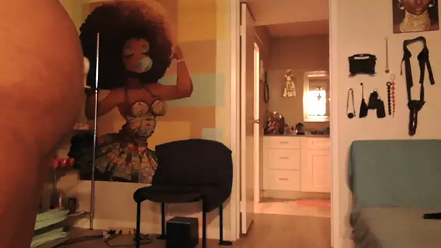 Queenanitadix online show from September 28, 5:02 am