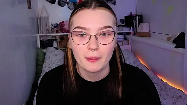 milliedoll online show from November 24, 7:30 am