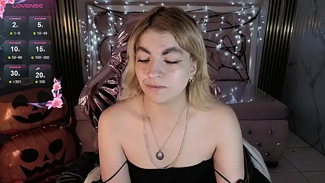 lili conor s online show from October 22, 3:29 am