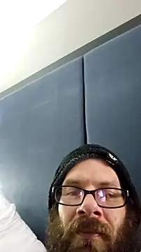 Snapshot of donut024 chatting on March 18, 9:52 am donut024 online show from March 18, 9:52 am