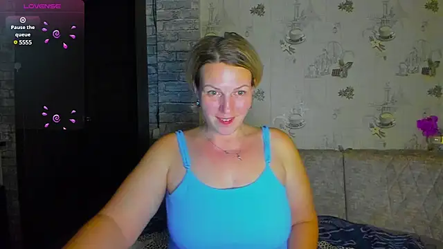 Snapshot of LadyLucky_ chatting on March 15, 4:43 pm LadyLucky online show from March 15, 4:43 pm