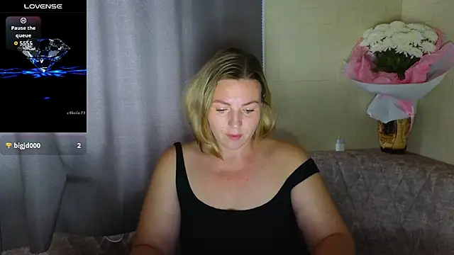 Snapshot of LadyLucky_ chatting on September 29, 2:49 am LadyLucky online show from September 29, 2:49 am