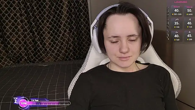 Luna Loveee online show from February 19, 3:57 am