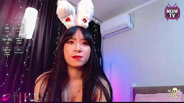 miyakimi0101 online show from November 17, 11:43 pm