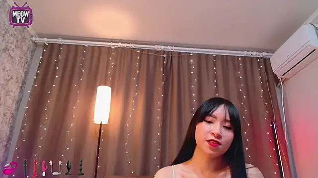 miyakimi0101 online show from February 4, 12:38 am