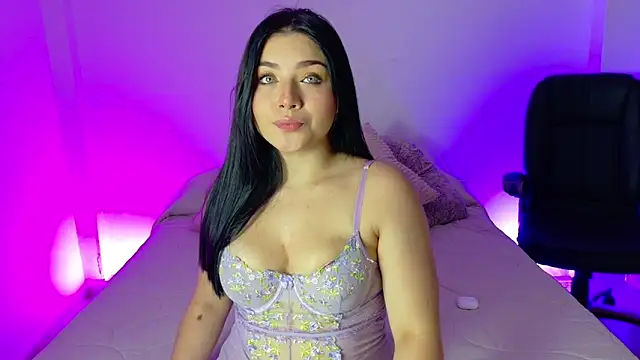 Snapshot of AliceDmarco chatting on September 10, 12:21 am AliceDmarco online show from September 10, 12:21 am