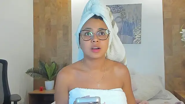 Lucia Brown  online show from April 23, 12:34 am