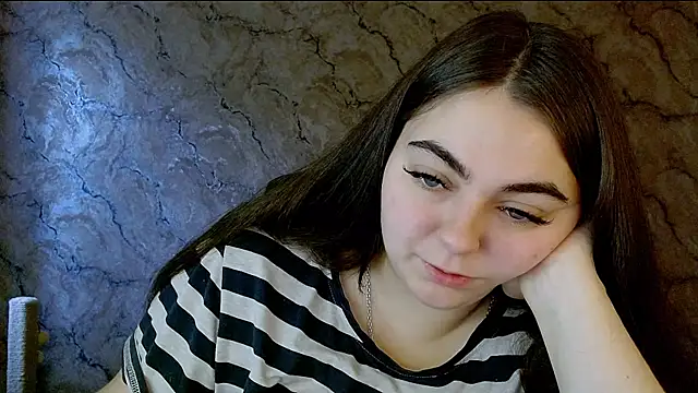 Snapshot of kitsune_8 chatting on October 18, 5:43 am kitsune 8 online show from October 18, 5:43 am