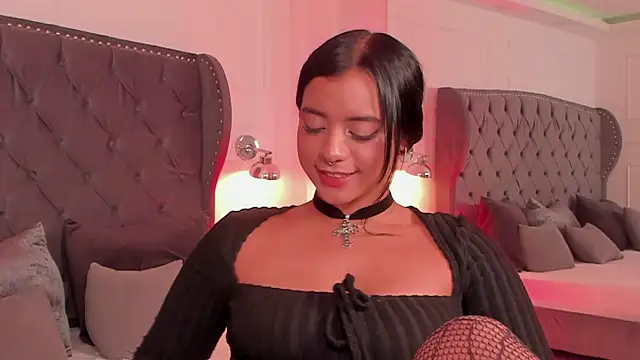 regina noctixx online show from October 9, 5:05 am