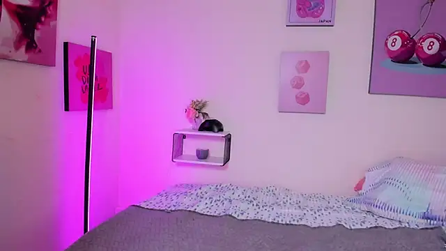 Selene bennet online show from January 16, 3:43 am