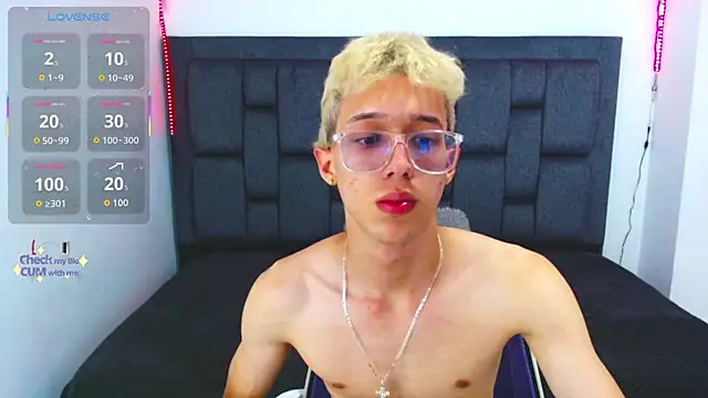 skinny bigcock02 online show from September 24, 8:34 pm