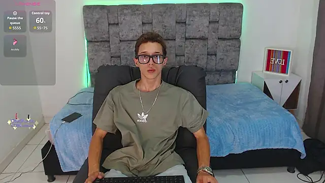 skinny bigcock02 online show from February 11, 9:42 pm