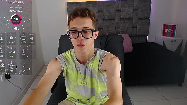 Snapshot of skinny_bigcock02 chatting on February 21, 8:10 pm skinny bigcock02 online show from February 21, 8:10 pm