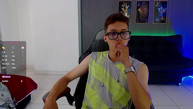 Snapshot of skinny_bigcock02 chatting on March 27, 8:41 pm skinny bigcock02 online show from March 27, 8:41 pm