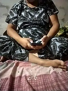 sharnjit299 online show from September 11, 5:24 pm