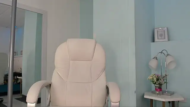 Snapshot of Sunshine_gh1 chatting on April 2, 11:52 am Sunshine gh1 online show from April 2, 11:52 am